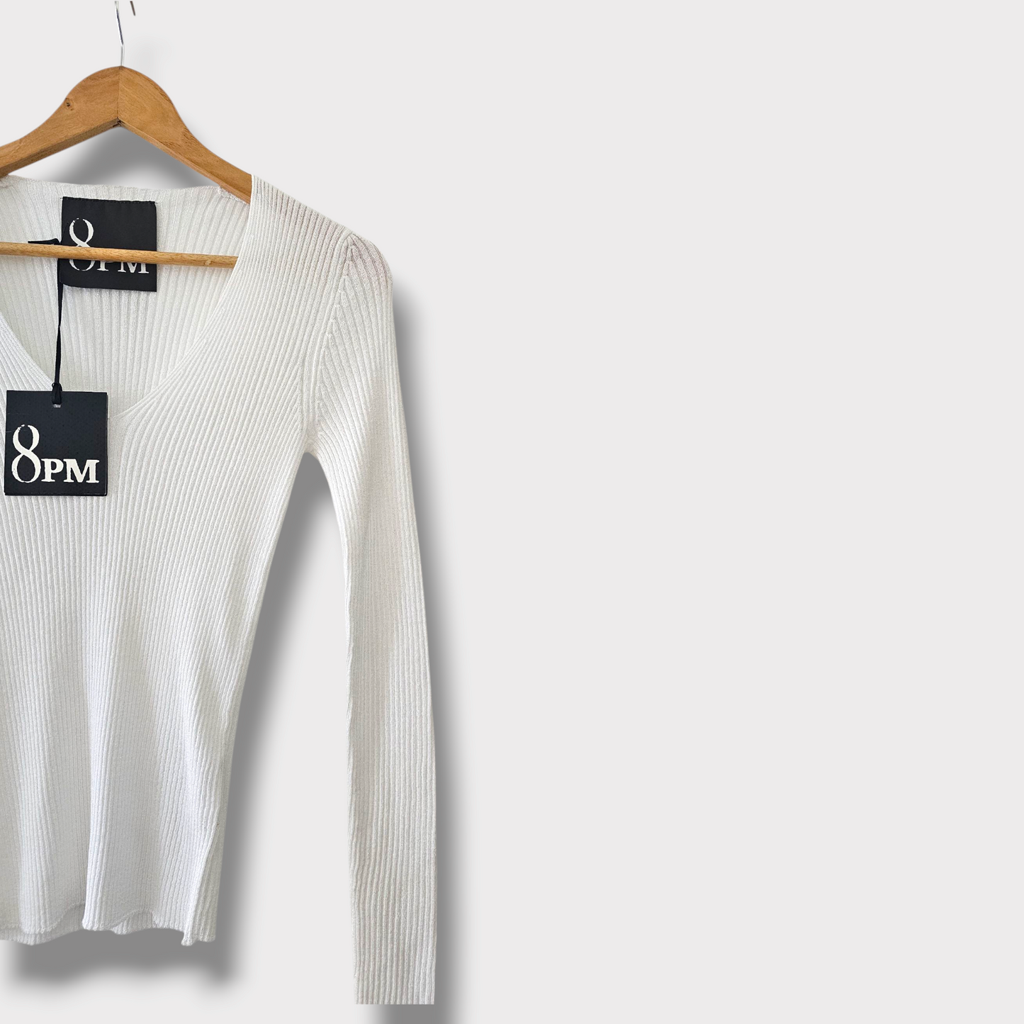 8PM Designer White Ribbed V-Neck Jumper – Size XS – NWT – RRP $189