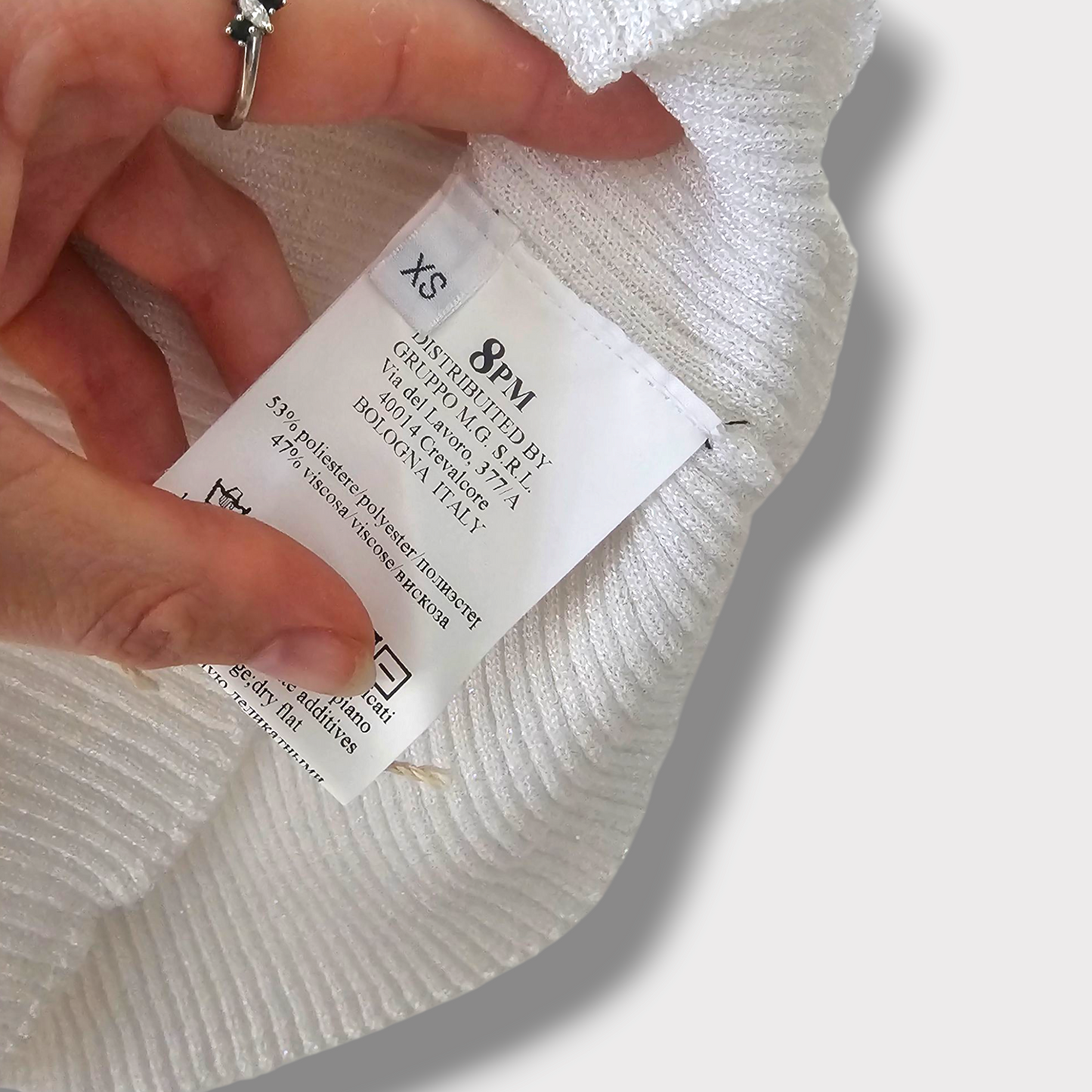 8PM Designer White Ribbed V-Neck Jumper – Size XS – NWT – RRP $189