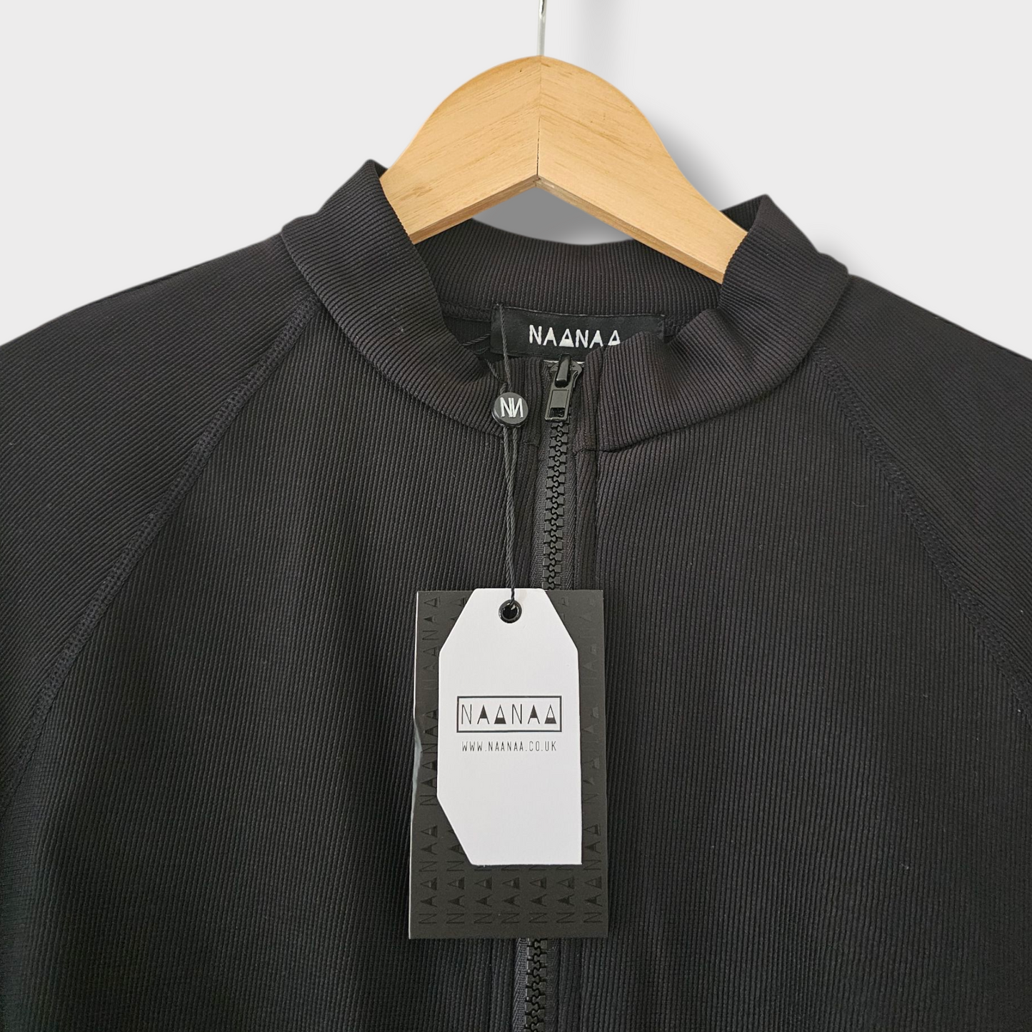 NaaNaa Black Ribbed Cropped Zip-Up Jumper – XL – New with Tags