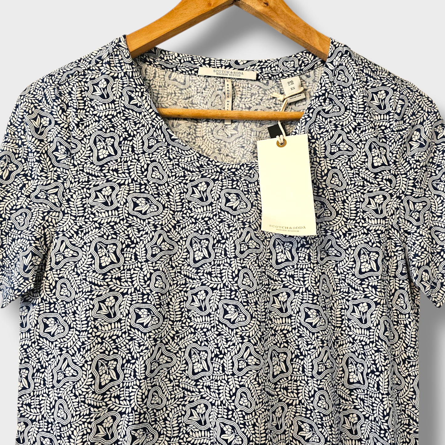 Scotch & Soda Blue & White Floral Print Tee – Size XS – NWT