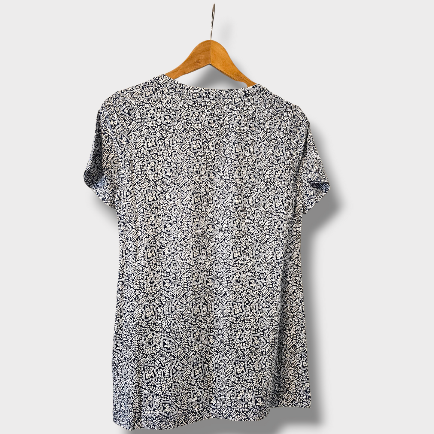Scotch & Soda Blue & White Floral Print Tee – Size XS – NWT