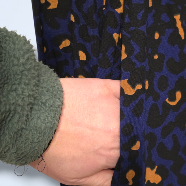 Baukjen – Size 8 – Blue & Orange Leopard Print Midi – Button-up