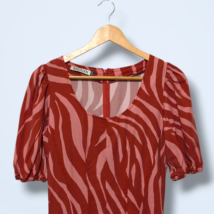 Baukjen – Size 8 – Pink/Red Zebra Print Midi Dress