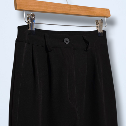 BooHoo – Black Tapered Trousers – NWT – Size UK 8