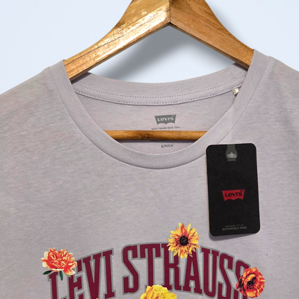 Levi Strauss & Co – NWT – Size Small – Lilac Printed T-Shirt