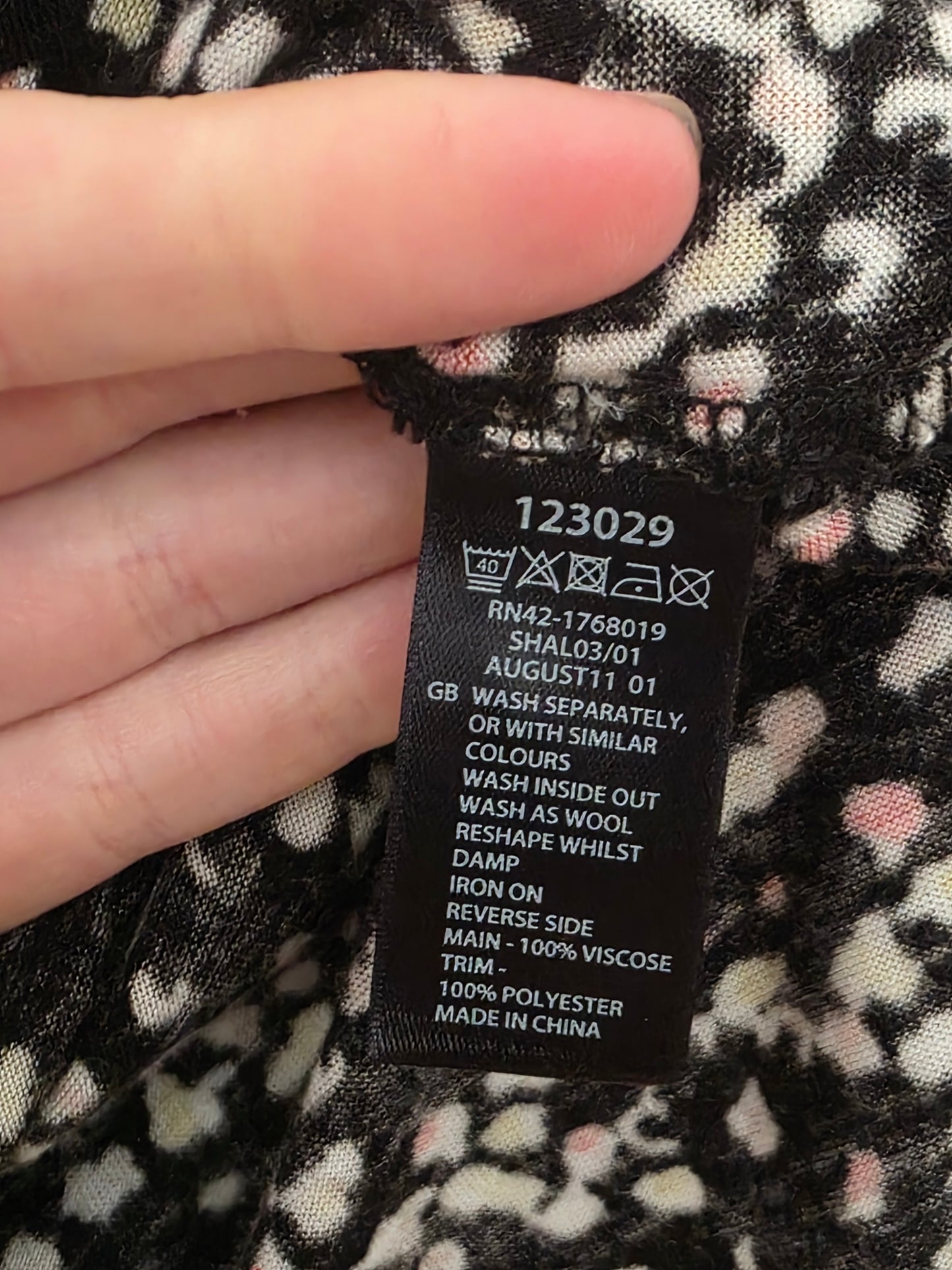 Monsoon V-Neck Blouse Size Medium Viscose