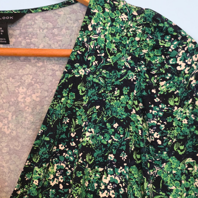 New Look Green Floral Crop Top Long Sleeves Size UK 8