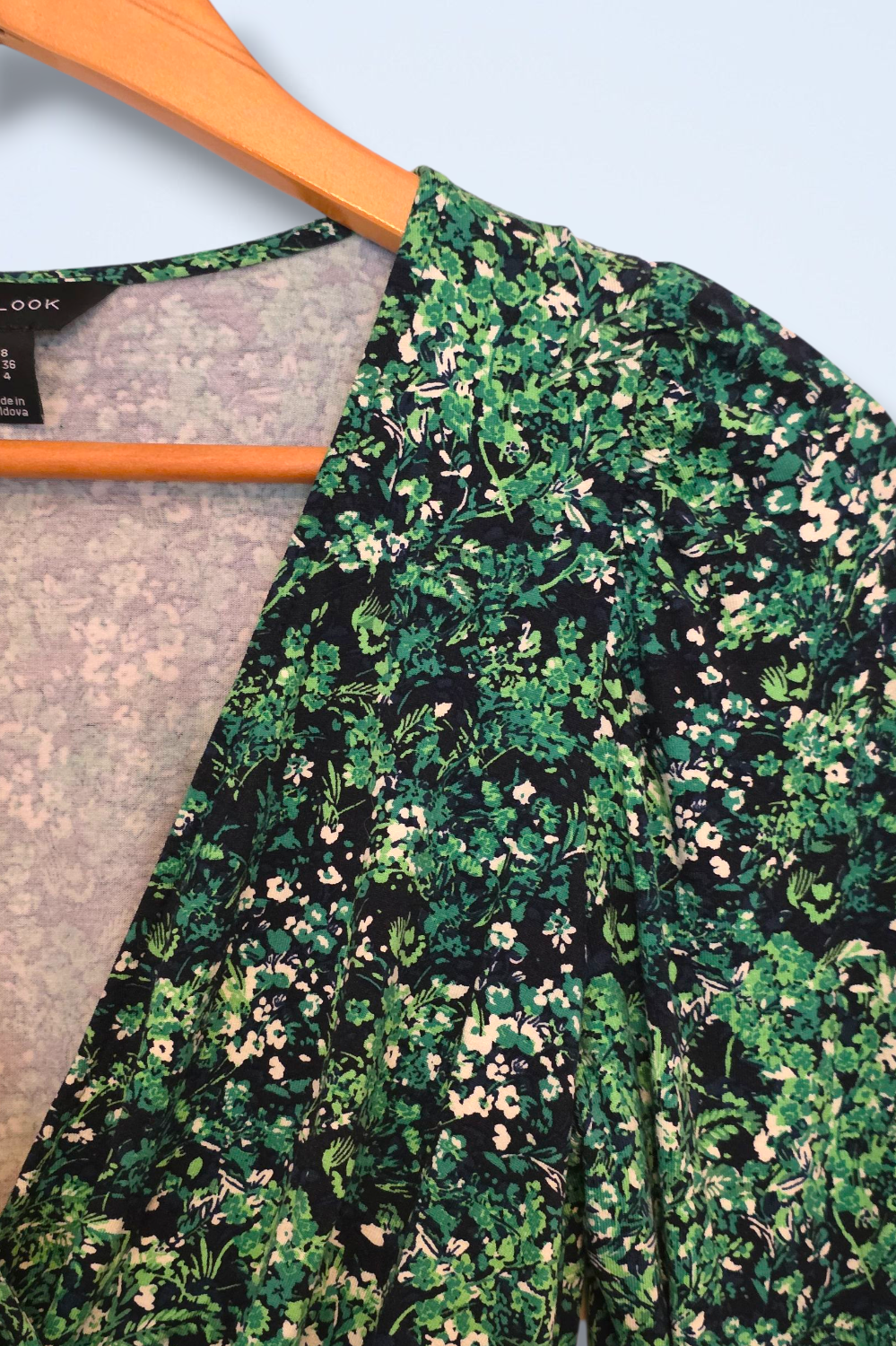 New Look Green Floral Crop Top Long Sleeves Size UK 8