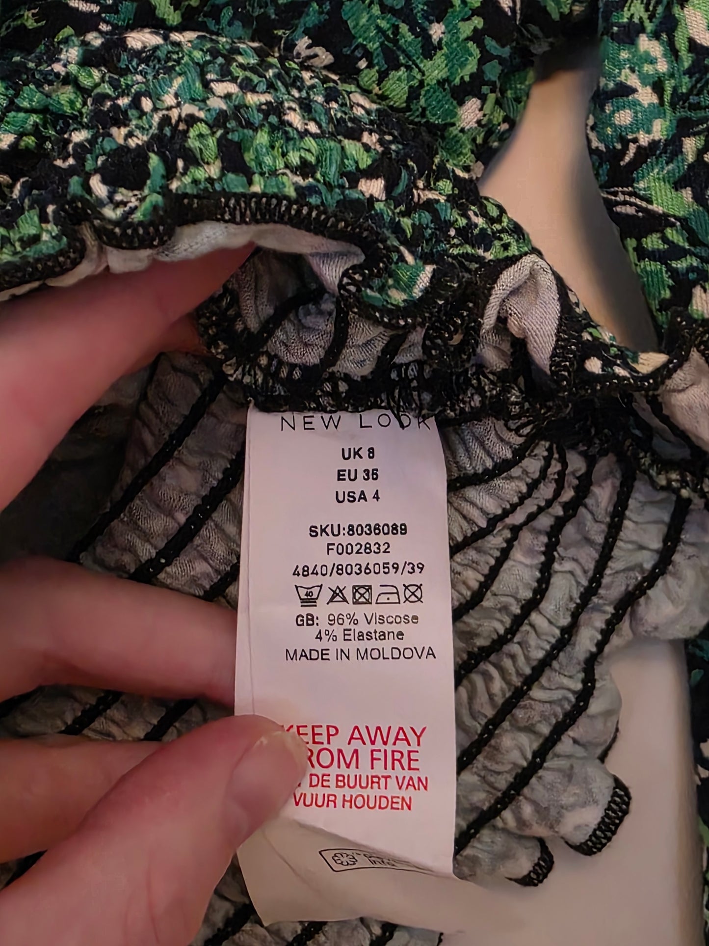 New Look Green Floral Crop Top Long Sleeves Size UK 8