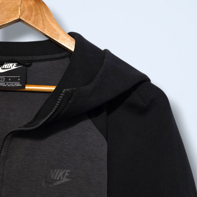 Nike – Size Large – Grey & Black Hooded Zip-through Jumper