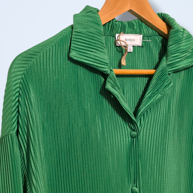 Rihoas – Size Small – Green All-over Pleated Button-up Blouse