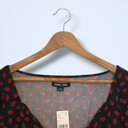 Silence + Noise New Rose Print Black Top Size XL V-Neck