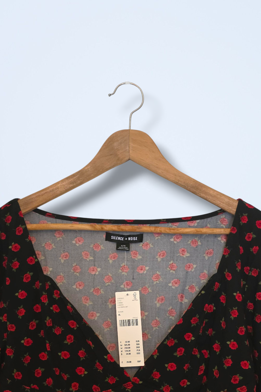 Silence + Noise New Rose Print Black Top Size XL V-Neck