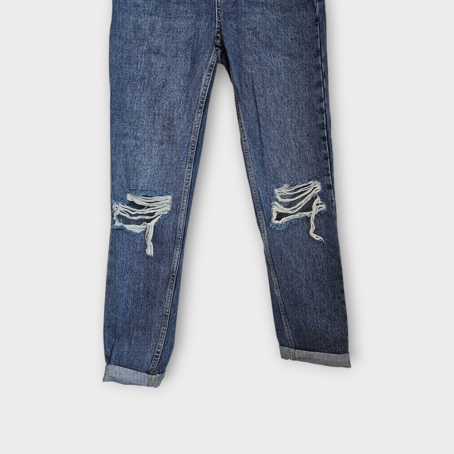 Topshop Ripped Mom Jeans – W26 L32