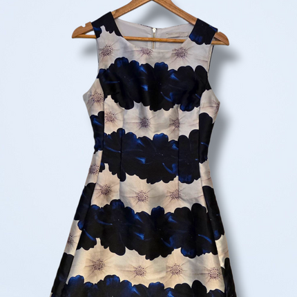 Vera & Lucy Occasional White & Blue Floral Dress Size Small