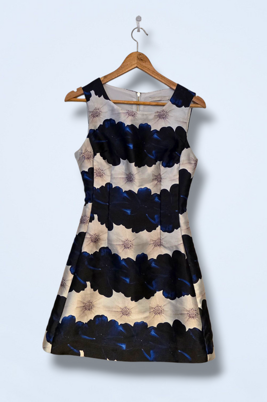 Vera & Lucy Occasional White & Blue Floral Dress Size Small