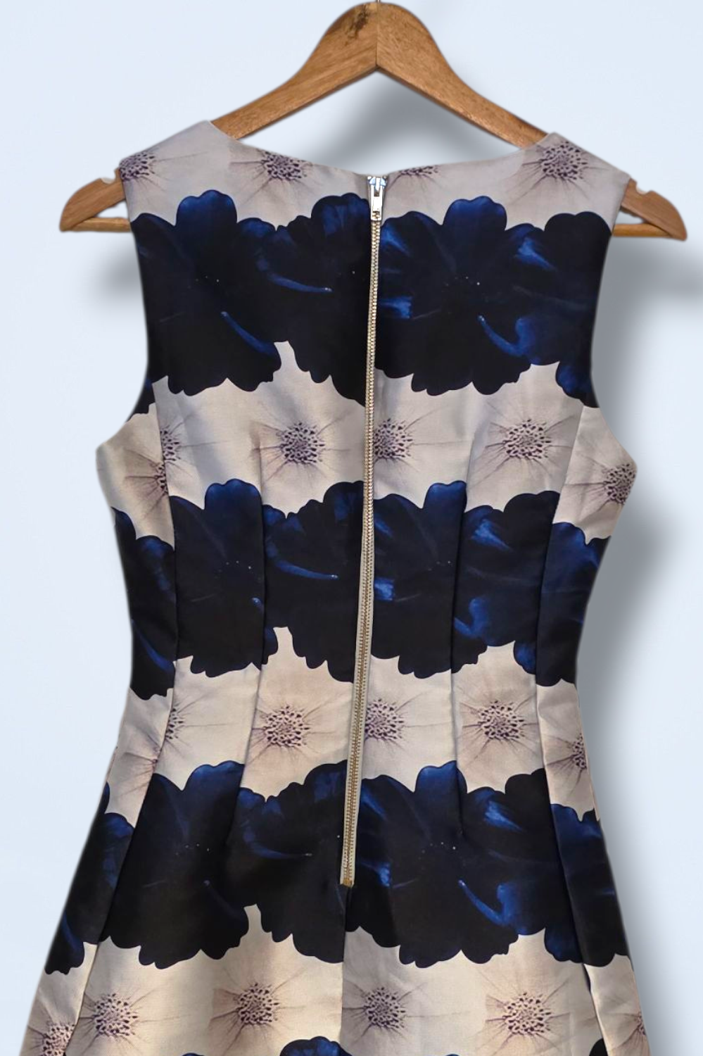 Vera & Lucy Occasional White & Blue Floral Dress Size Small