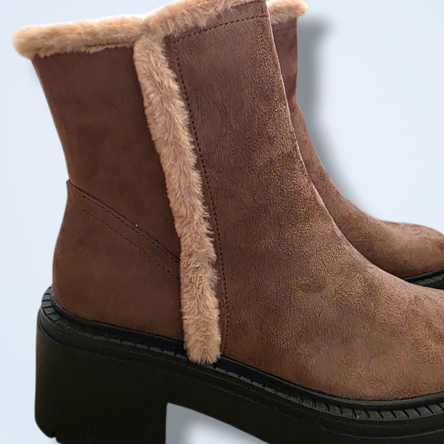 Very – NWB – Size 6 – Brown Faux Fur Lined Ankle Boots – Zip-up