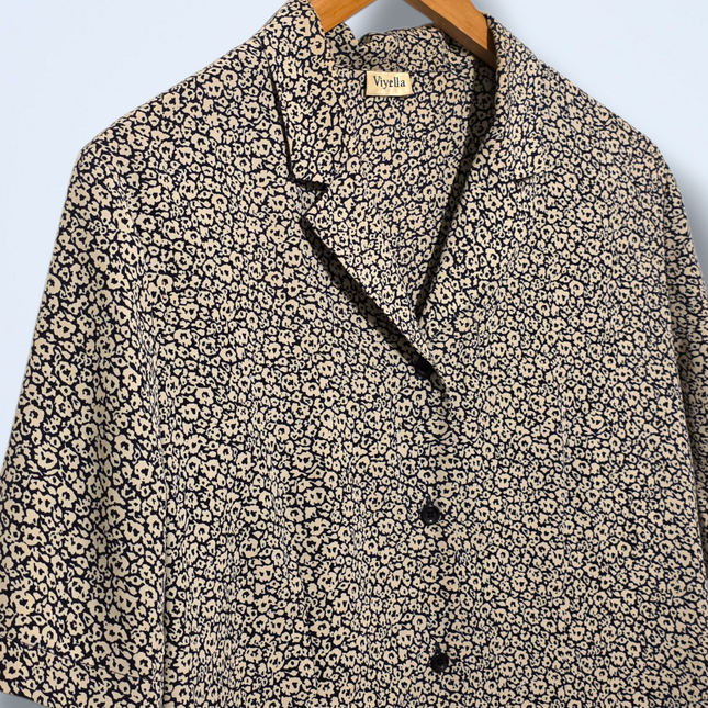 Viyella – Size 14 – Black & Cream Printed Blouse – Vintage – Short Sleeved