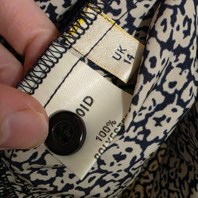 Viyella – Size 14 – Black & Cream Printed Blouse – Vintage – Short Sleeved
