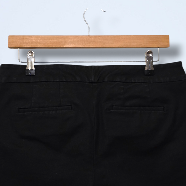 Boden – Size UK 12 – Black 8” Cotton Elastane Shorts High Rise